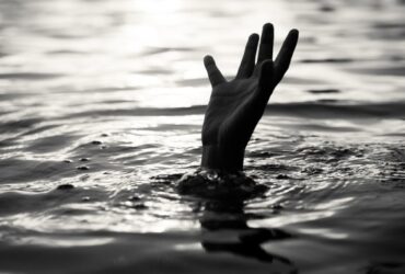 Man drowns in River